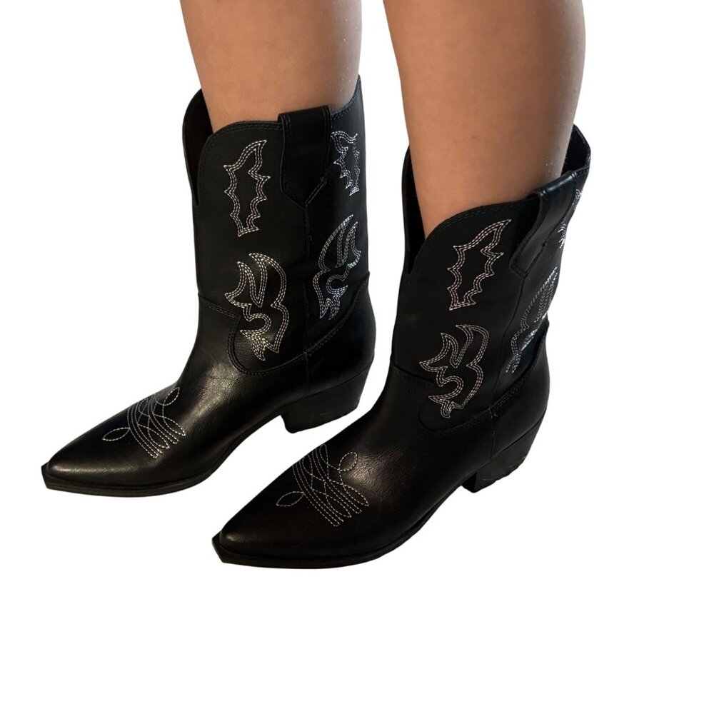 Black Western Cowboy Boots Womens 7.5M Indigo Rd. Embroidered Detail Pointed Toe - Picture 3 of 11